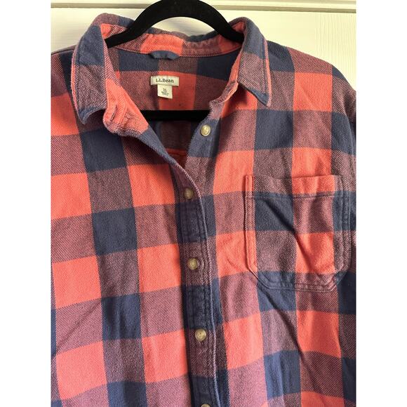 L.L. Bean Coral and Navy Lumberjack Check Flannel Women’s Size XL - Picture 3 of 7